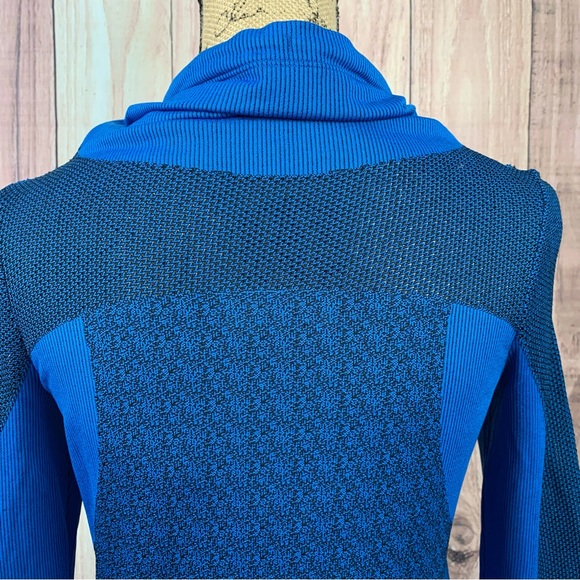 Under Armour Womens Size Small Blue Black HeatGear Cowl Neck Long Sleeve Top EUC - Picture 10 of 11